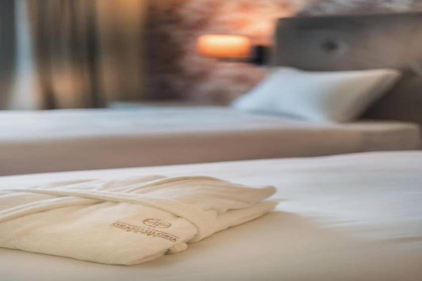 The Grand Gloria Hotel - Standard Twin Room