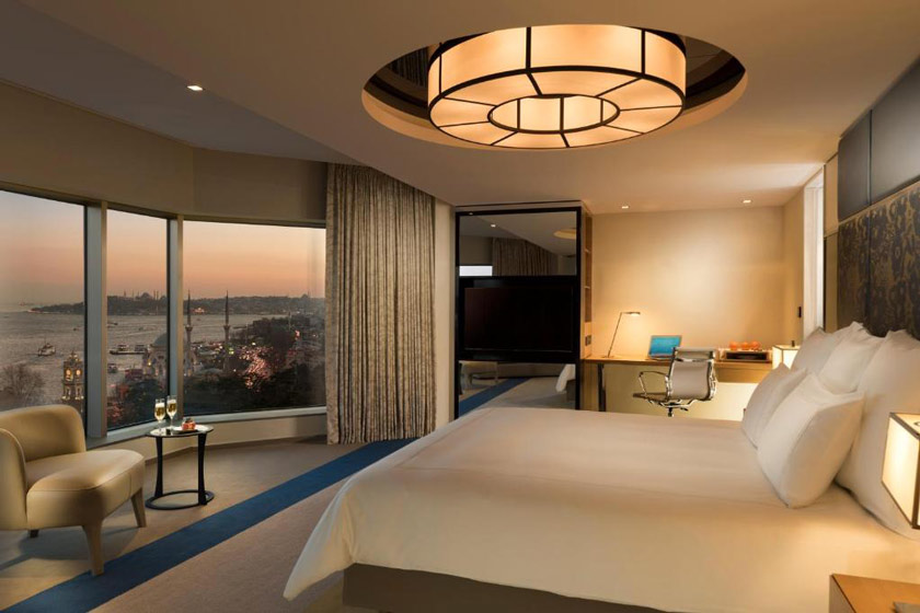 Swissotel The Bosphorus Istanbul - Corner Room with Bosphorus View