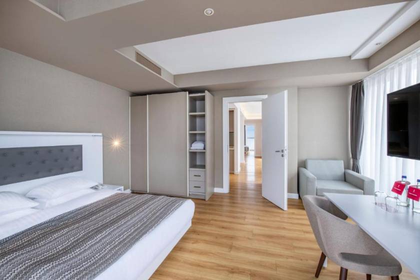 Alliance Palace Batumi - Family Suite