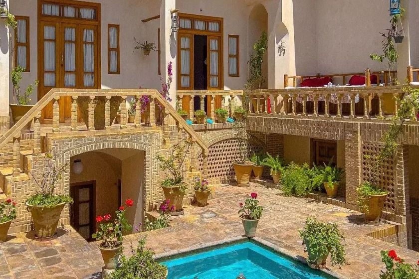 اقامتگاه سنتی کاشانه روشن کاشان - محوطه
