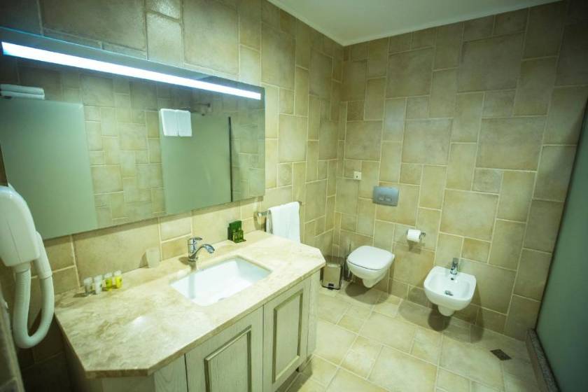 Colosseum Marina Hotel - Family Room with Balcony