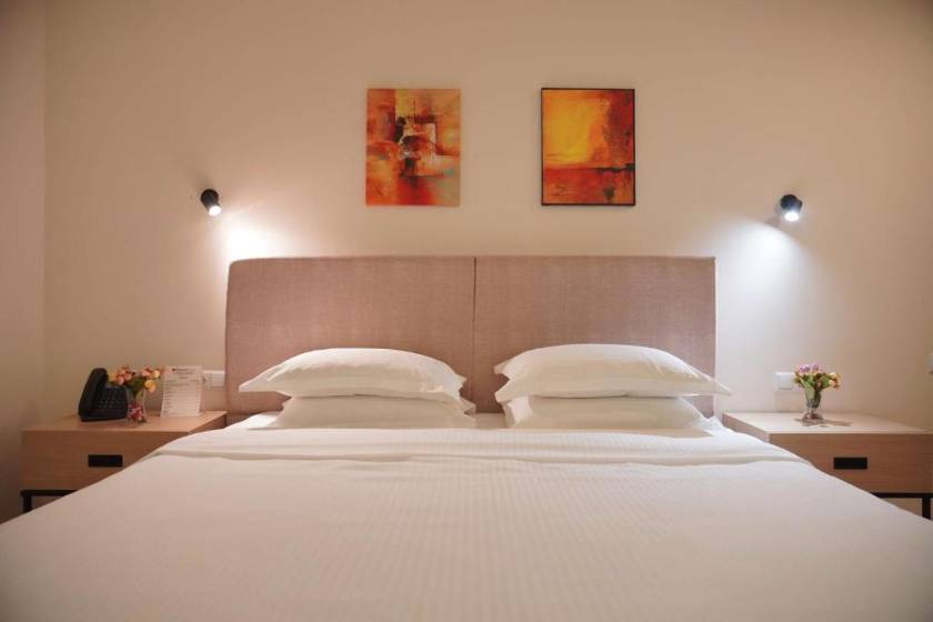 Best Western Premier Batumi - King Room with One King Bed and One Single Bed - Balcony/Mountain View