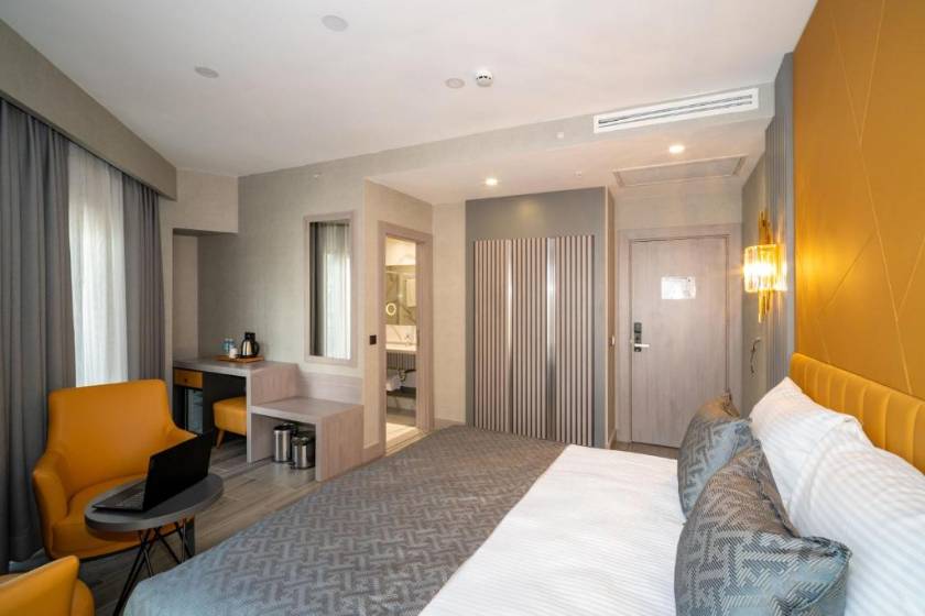 Icon Hotel Bomonti - Deluxe Double Room with Balcony