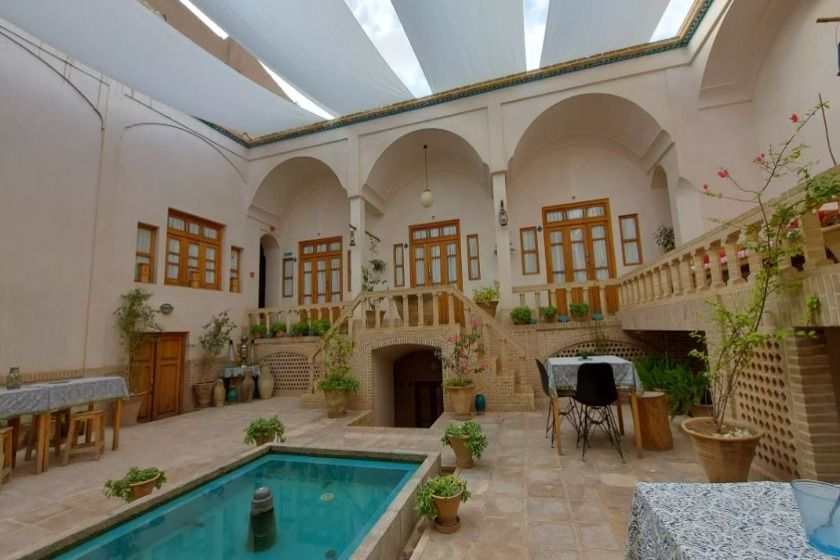 اقامتگاه سنتی کاشانه روشن کاشان - محوطه