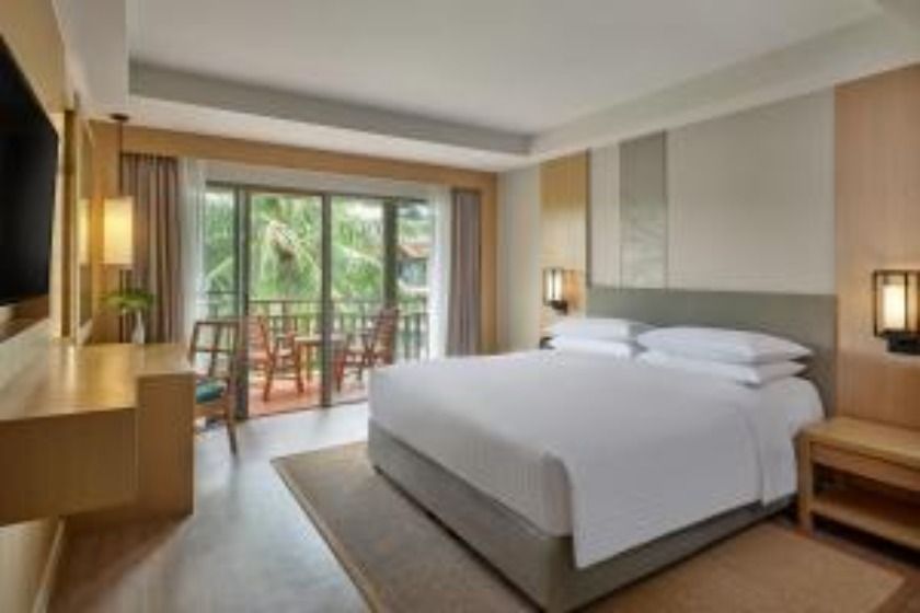 Phuket Marriott Resort & Spa Merlin Beach Phuket - Guest room, 1 King, Pool View