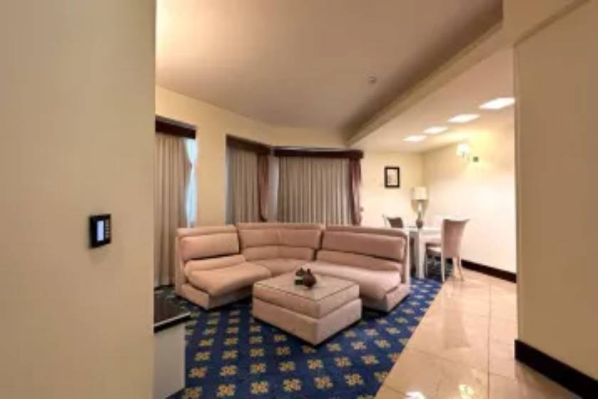 هتل ارگ جدید یزد - سوئیت دو خوابه سه نفره (اقامت با صبحانه)