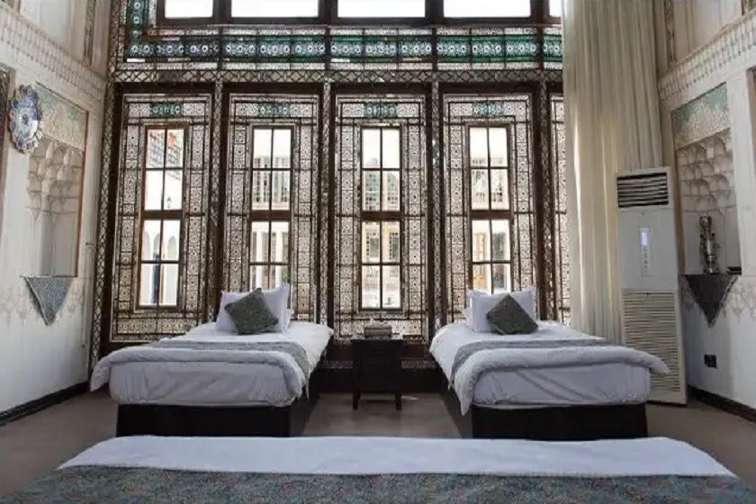 هتل سنتی عتیق اصفهان - اتاق شاه نشین میانی