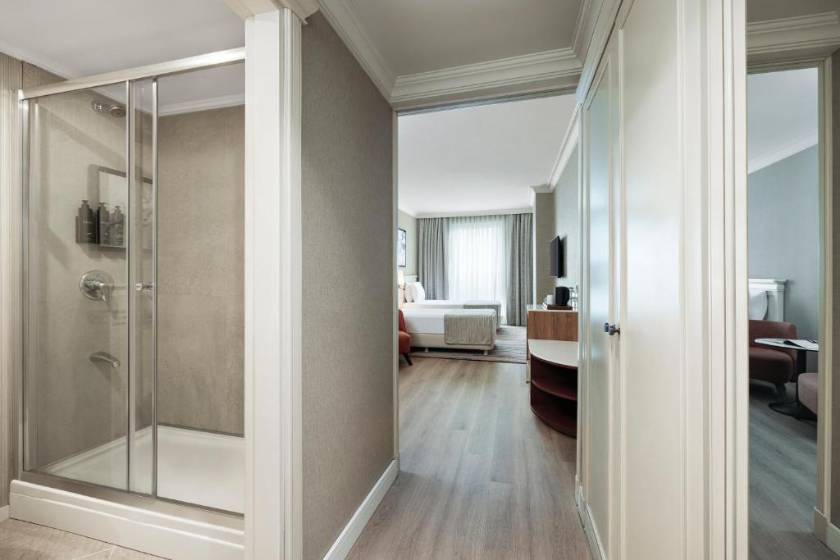 Elite World Comfy Istanbul Taksim - Trendy Room with 2 Single Beds