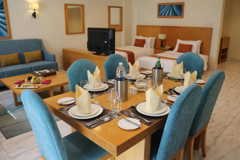 City Seasons Hotel & Suites Muscat - Family Suite
