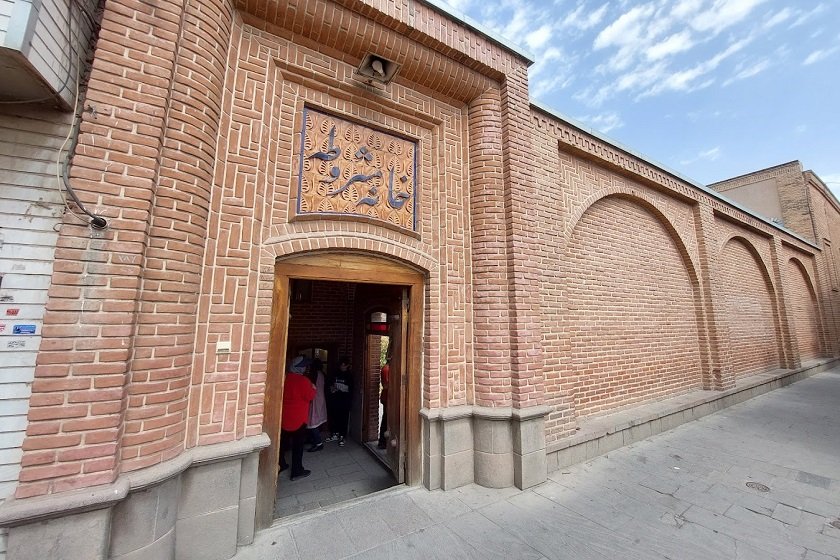 ورودی خانه مشروطه تبریز. منبع عکس: گوگل مپ. عکاس: محمد حسین فدوی