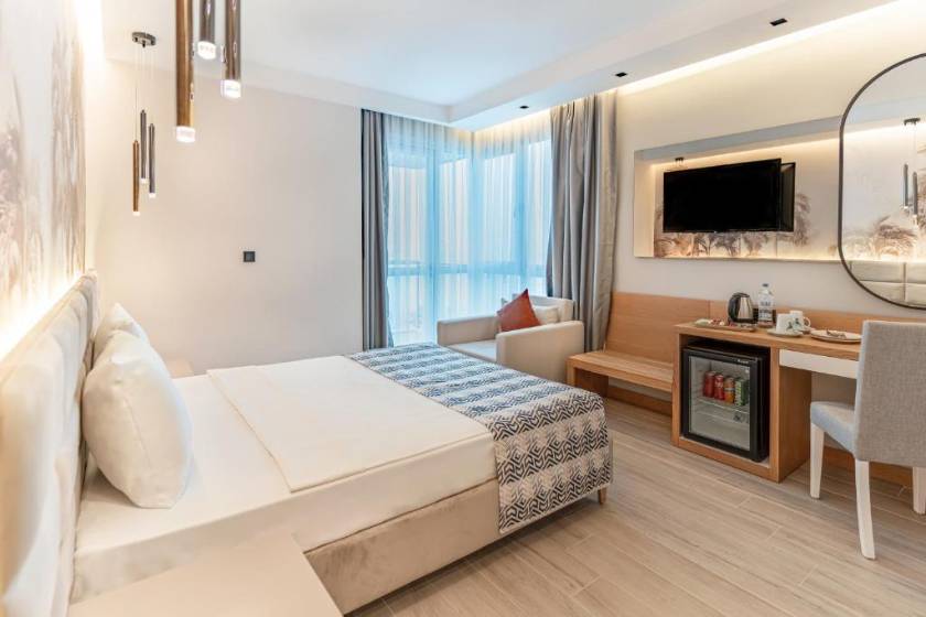 PEARLY HOTEL - Standard Double Room