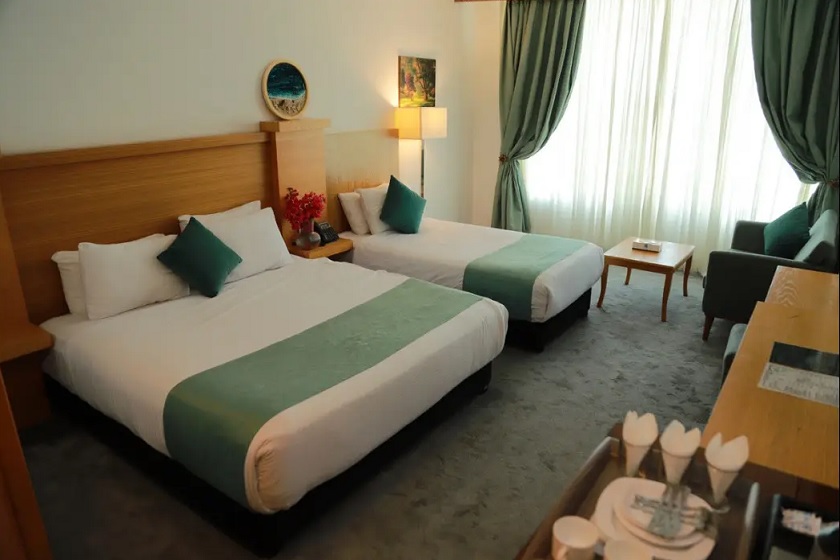 هتل بین المللی کیش - اتاق سه تخته رو به جزیره