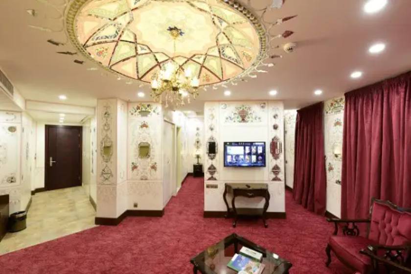 هتل ارگ جدید یزد - سوئیت سوپر کلاسیک قجری