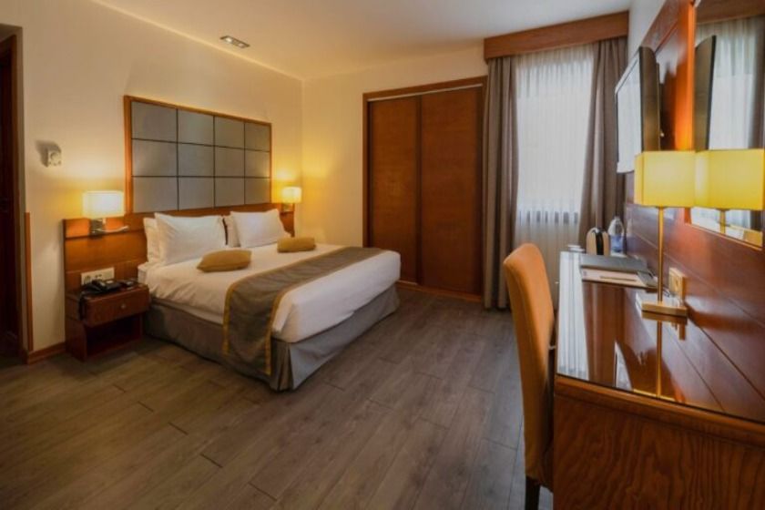 هتل الیزه شیراز - اتاق دو تخته دبل دیلوکس