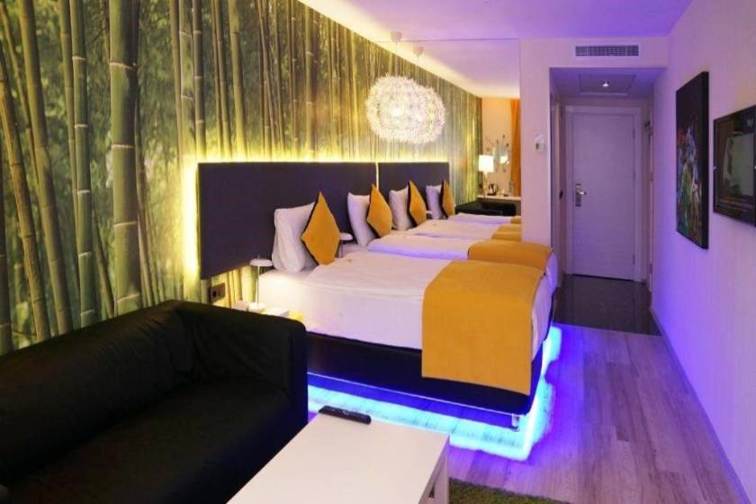 Tempo Suites Airport - Standard Double or Twin Room
