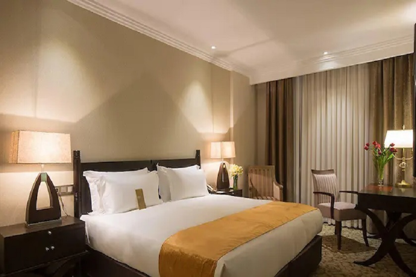 هتل اسپیناس پالاس تهران - سوئیت جونیور سه تخته خانوادگی CF