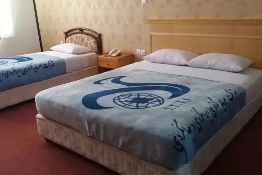 هتل جهانگردی علیصدر همدان - اتاق سه تخته