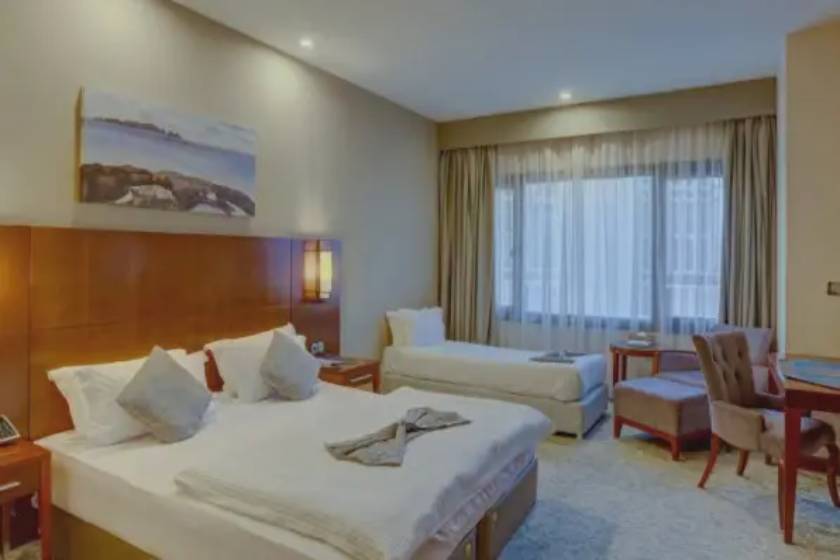 هتل میراژ کیش - اتاق سه تخته استاندارد ( چشم انداز به دریا ) (اقامت با صبحانه)