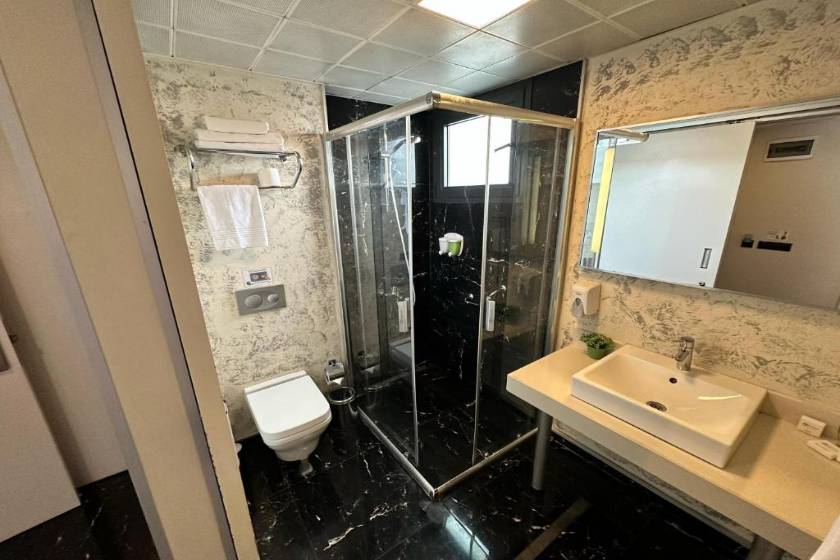 Tempo Suites Airport - Connecting Suite