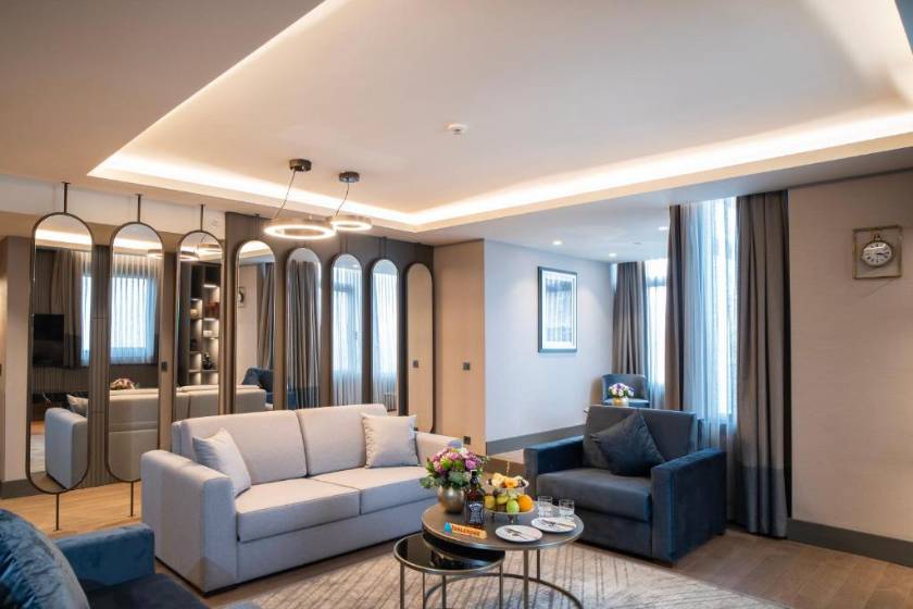Arts Hotel Taksim - King Suite with Sea View