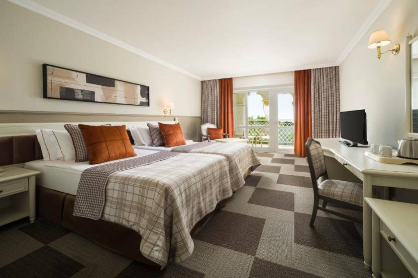 Kremlin Palace - Superior Double Room (2 Adult + 2 Children)