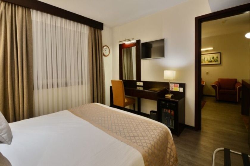 هتل الیزه شیراز - سوییت جونیور