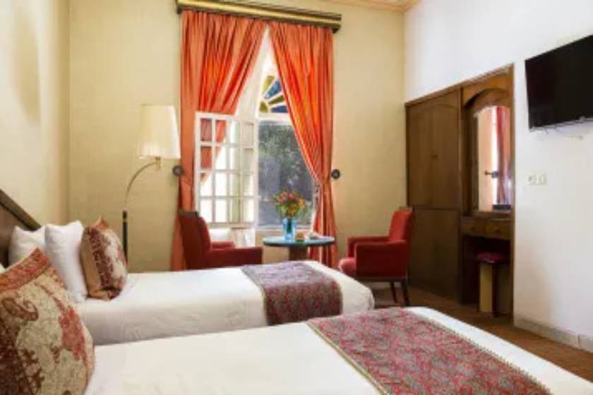 هتل صفائیه یزد - اتاق دو تخته تویین هتل باغ