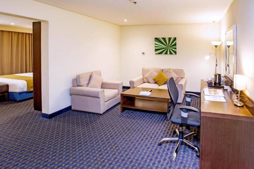 Best Western Premier Muscat - Business King Suite with City View