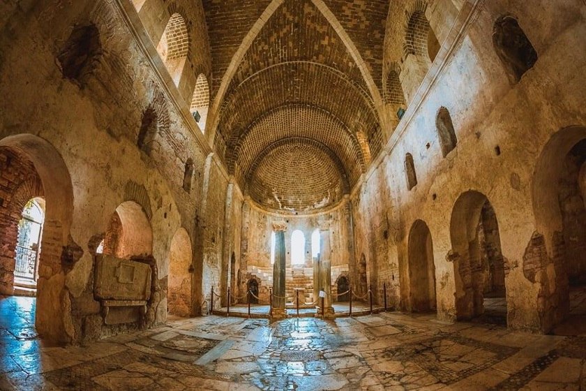 نمازخانه (Narthex)
