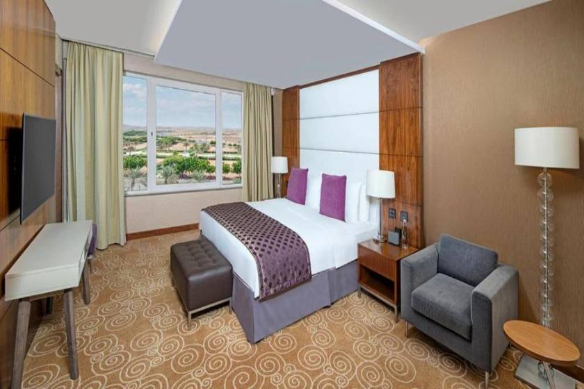 Crowne Plaza Muscat OCEC by IHG - Presidential Suite with Garden View - Lounge Access