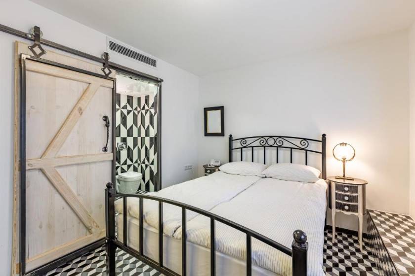 Villa Pera Suite Hotel - Modern Standard Double