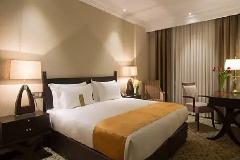 هتل اسپیناس پالاس تهران - اتاق سه تخته خانوادگی رو به شهر EF