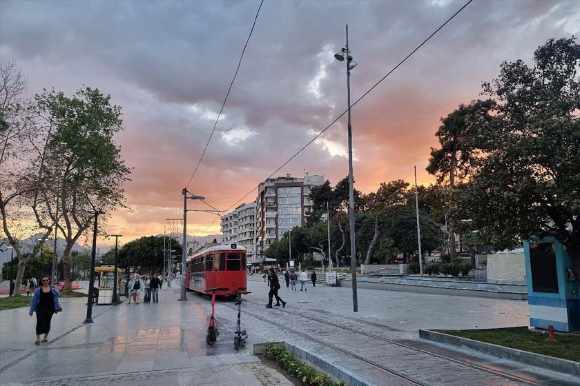 مسیر دسترسی به مسجد ییولی آنتالیا