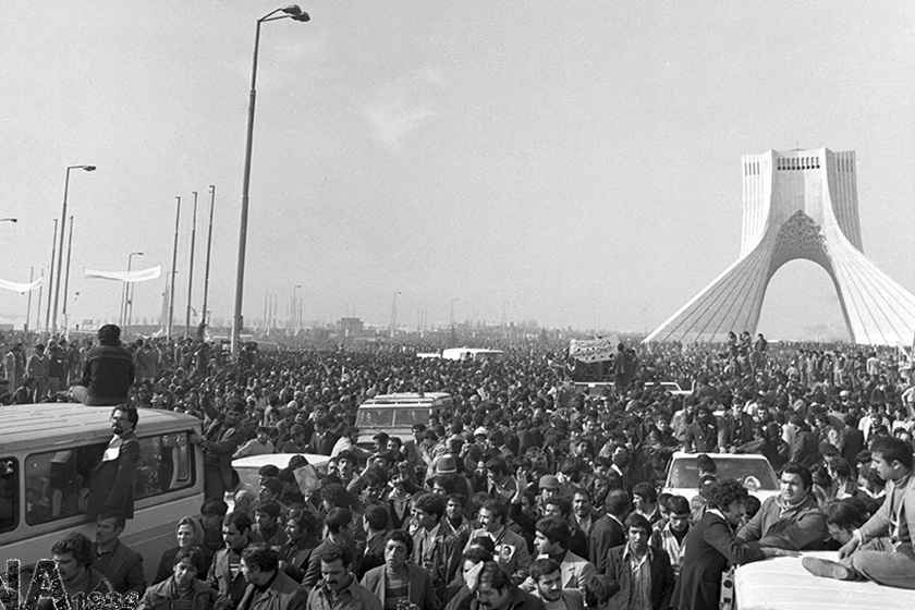 ۱۲ بهمن؛ بازگشت امام خمینی و آغاز دهه فجر انقلاب اسلامی ایران