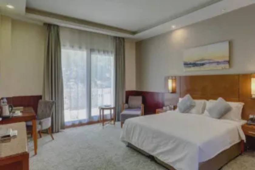 هتل میراژ کیش - کابانا استاندارد سه نفره ( در محوطه ) (اقامت با صبحانه)