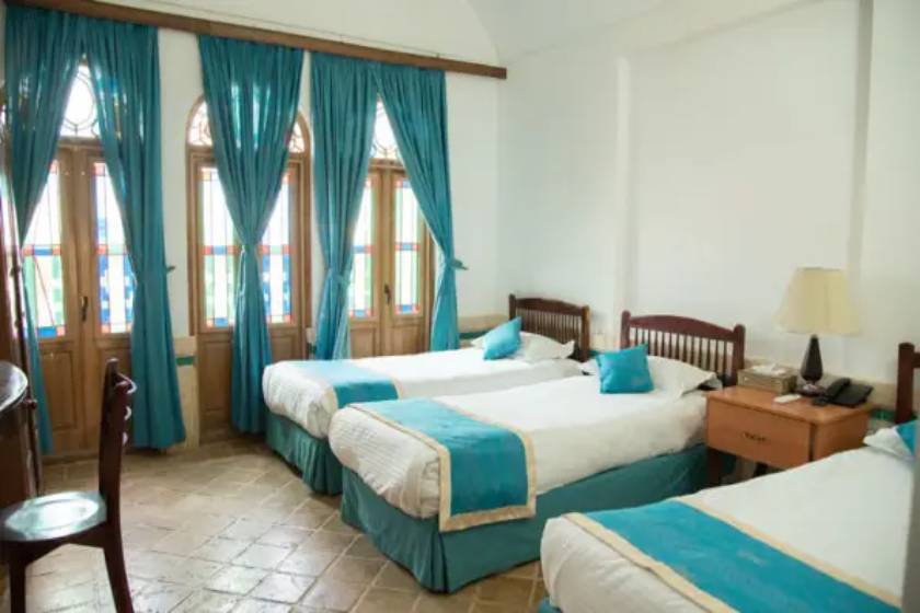 هتل لاله یزد - سوئیت شش تخته فرنگی