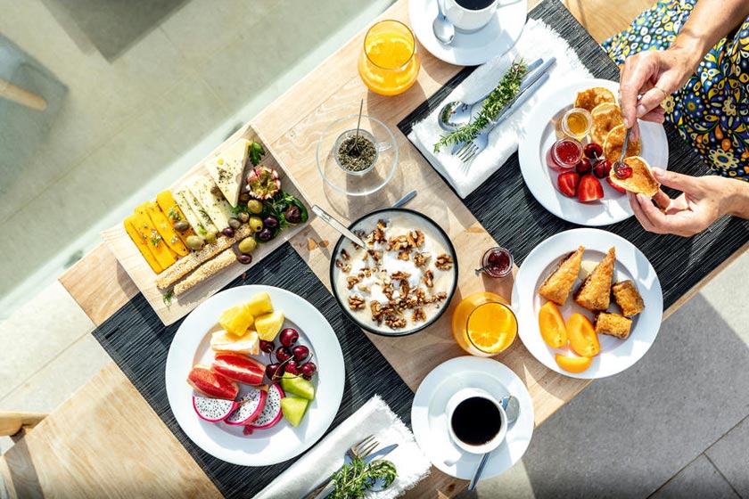 خدمات هافبرد پلاس - (Half Board Plus)HB+ 