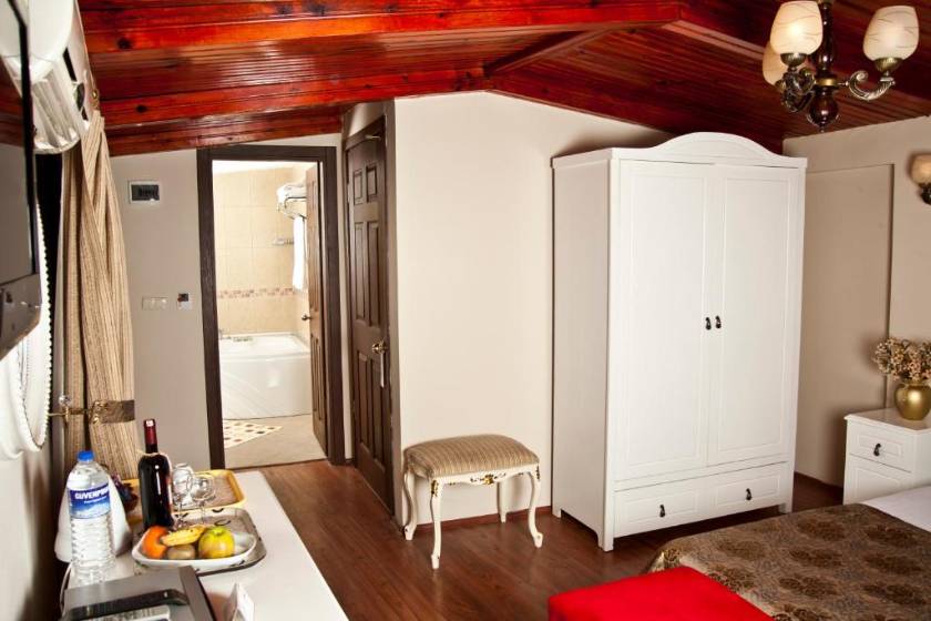 Asmali Hotel - Deluxe Double Room with Balcony