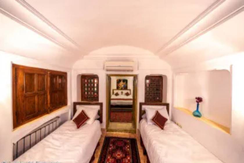 هتل موزه فهادان یزد - اتاق کانکت چهار نفره