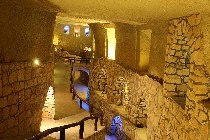 شهر زیرزمینی کاریز