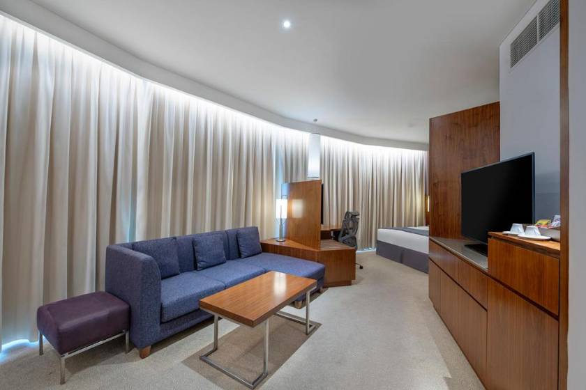 Crowne Plaza Muscat OCEC by IHG - Junior King Suite with Mountain View and Lounge Access