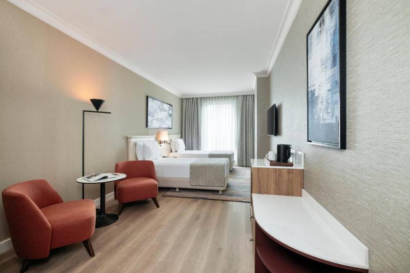 Elite World Comfy Istanbul Taksim - Trendy Room with 2 Single Beds