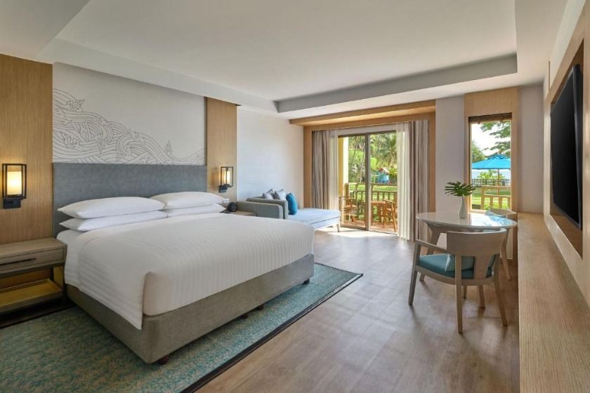 Phuket Marriott Resort & Spa Merlin Beach Phuket - Larger Guest room, 1 King, Pool view, Terrace