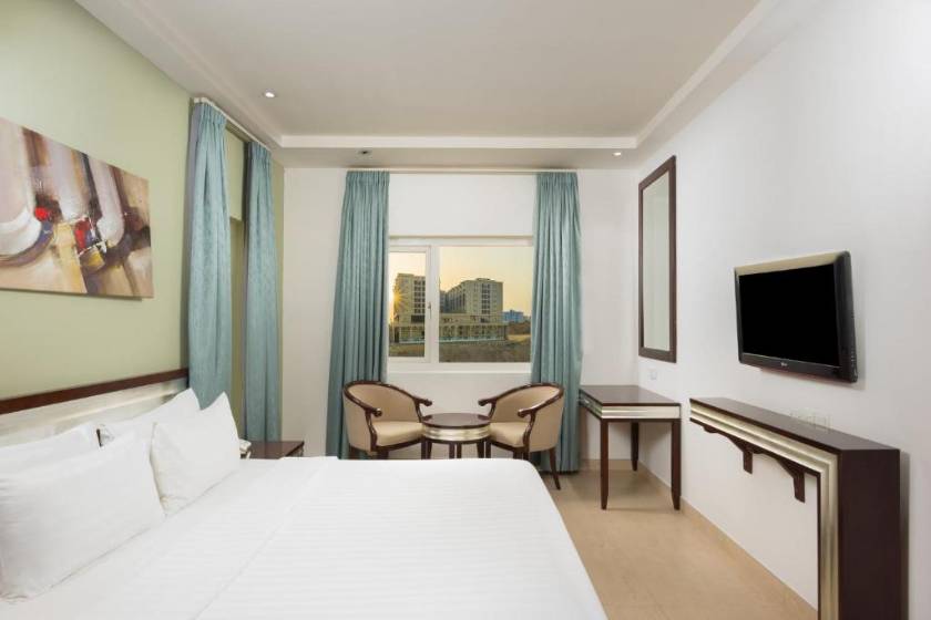 Sea Pearl Hotel - Standard King Room