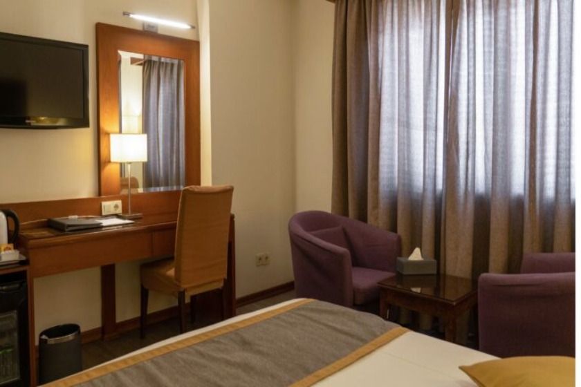 هتل الیزه شیراز - اتاق دو تخته دبل دیلوکس