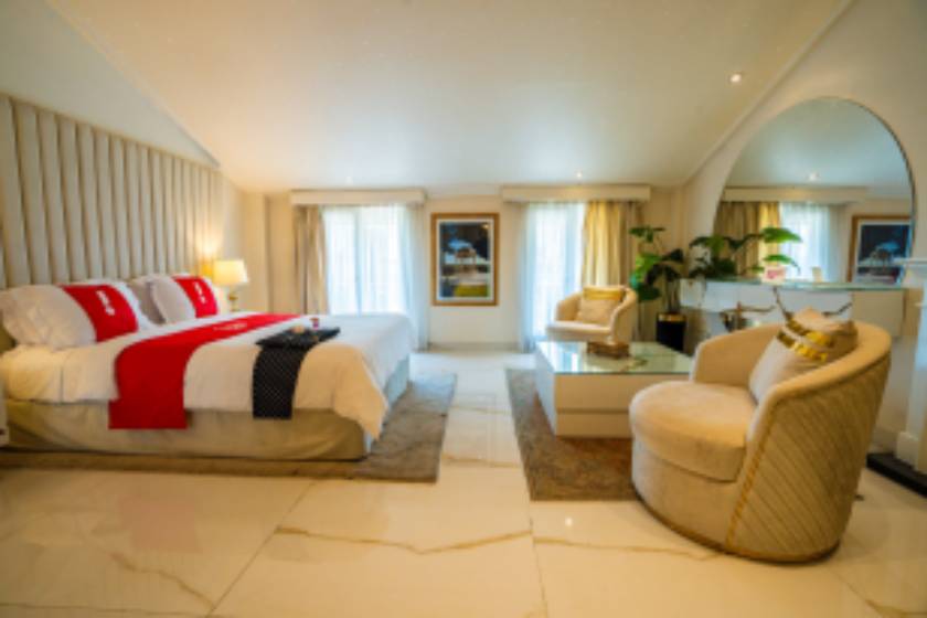 هتل آپارتمان تاج محل تهران - سوئیت دوتخته سیگنچر (اقامت با صبحانه)