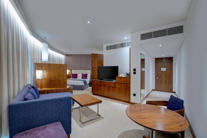 Crowne Plaza Muscat OCEC by IHG - Junior King Suite with Garden View and Lounge Access