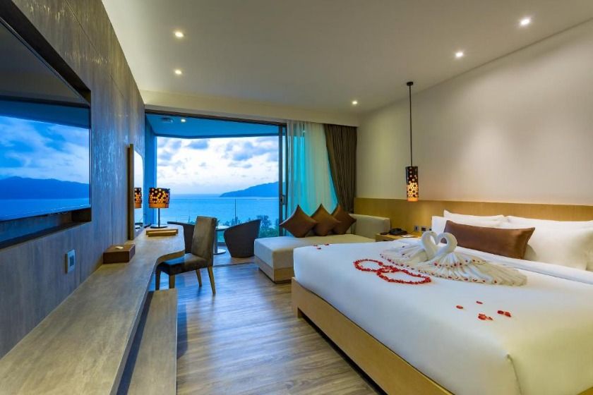Crest Resort & Pool Villas SHA Extra Plus Phuket - Deluxe Panorama View