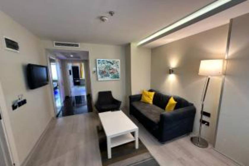 Tempo Suites Airport - Connecting Suite