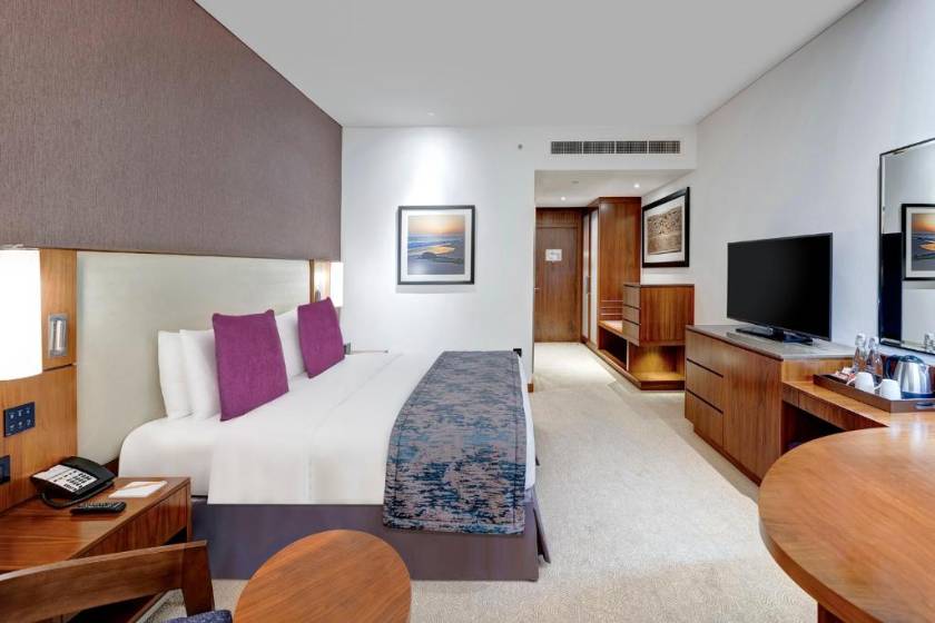 Crowne Plaza Muscat OCEC by IHG - Premium King Room with Garden View - Lounge Access